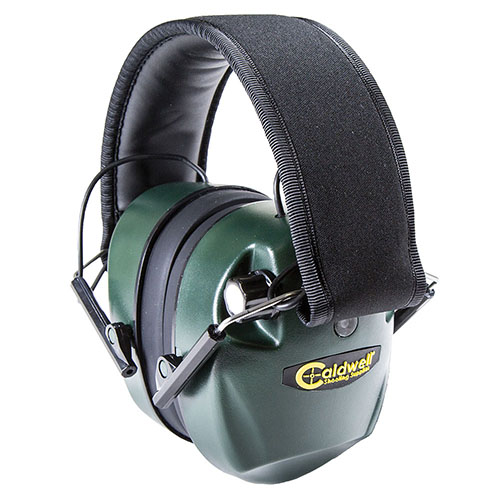 Caldwell E-Max elektroniska hörselskydd har lågprofilskålar, förstärker ljud under 85 dB och skyddar hörseln vid högre ljudnivåer, perfekt för skyttar.