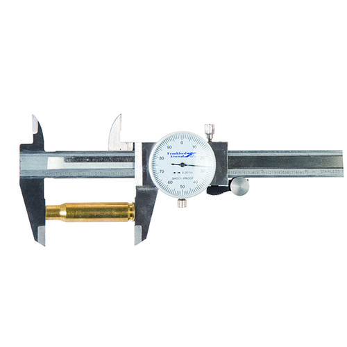 Frankford Arsenal Stainless Steel Dial Caliper erbjuder noggrann mätning av ammunitionens dimensioner, med en precision på .001" och en praktisk skyddande förpackning.
