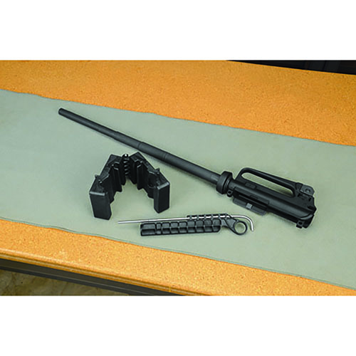 Wheeler Delta Series AR Armorers Kit erbjuder allt du behöver för underhåll och reparation av din AR-15, inklusive verktyg och en skräddarsydd bärväska.