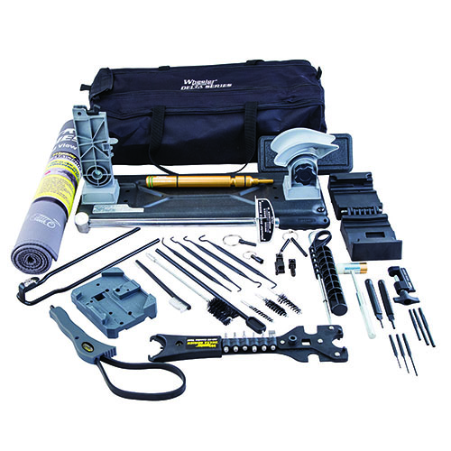 Wheeler Ultra Armorer's Kit erbjuder allt du behöver för att underhålla och reparera din AR-15, inklusive verktyg, block och en anpassad bärväska.
