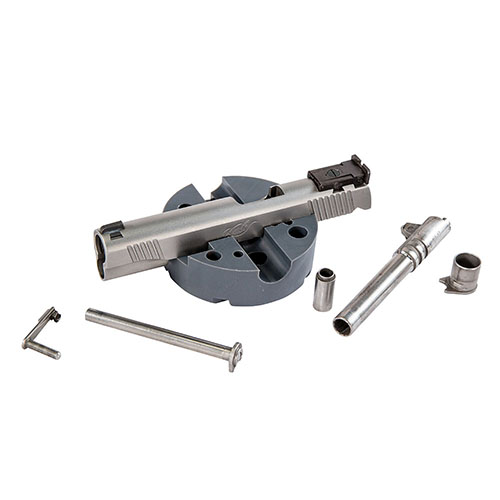 Wheeler Universal Bench Block är tillverkad av icke-märkande urethan, perfekt för M1911 pistoler och andra vapen som 10/22, vilket ger stabilitet och skydd.