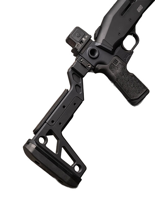 Mossberg 990 Folding Stock från CHISEL MACHINING erbjuder ökad flexibilitet och komfort, perfekt för både jakt och sportskytte.
