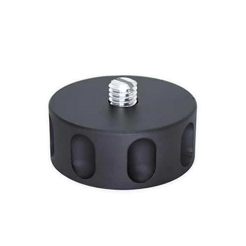 ULFHEDNAR Raiser Adapter 2cm "Puck" ger dig möjlighet att höja din tripod med två centimeter, perfekt för att justera höjden för optimal precision.