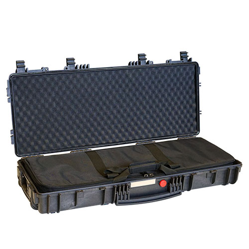 RED 9413 från EXPLORER CASES erbjuder oöverträffat skydd med korrosionsfria gångjärn, vattentålig design och anpassningsbara inredningar för dina vapen.