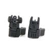 Offset AR-15 Flip-Up Sight Set erbjuder verktygslös justering av höjd och vindriktning, perfekt för precisionsskytte i olika taktiska situationer.