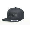 MDT snapback i svart med MDT-logotypen framtill är personlig och passar alla huvuden, perfekt för både skytte och vardagligt bruk.