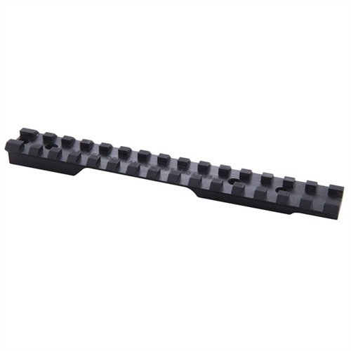 Badger Ordnance Remington Short Action Scope Rail erbjuder en robust stålbas med framåtlutning för långa skott, kompatibel med MIL-STD 1913 Picatinny.