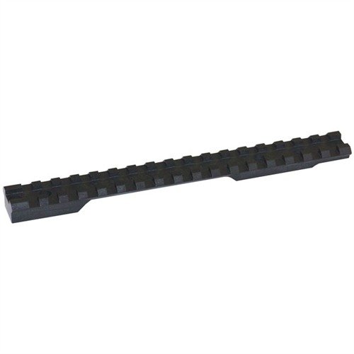 Badger Ordnance Remington Long Action Scope Rail erbjuder en robust stålbas med inbyggd vinkel för längre skott och en integrerad rekylklack för stabilitet.