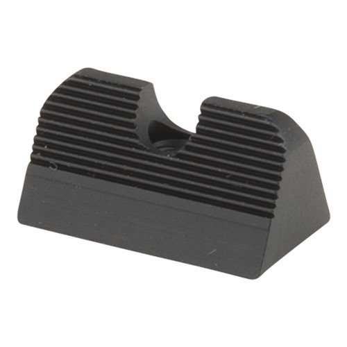 1911 Retro Rear Sight erbjuder förbättrad sikte med en extra bred .135" notch, hållbar konstruktion och säker installation för daglig användning.