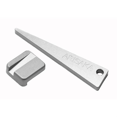 Arisaka Optic Leveler är ett prisvärt och användarvänligt verktyg för att nivåjustera kikarsikten, passar på Picatinny rail och kräver minimal utrymme.