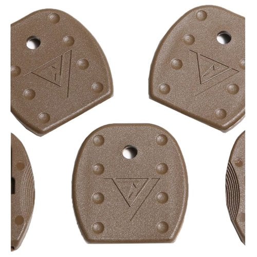 Vickers Tactical floorplate ger bättre grepp för snabb maguttag, fungerar bra med handskar, och är tillverkad av stark nylon för hög hållfasthet.
