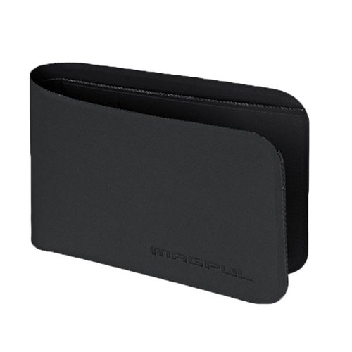 Magpul DAKA Bifold Wallet är slimmad, hållbar och rymmer enkelt kontanter, ID och kreditkort utan att bli klumpig – perfekt för EDC och resor.