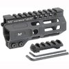Midwest Industries Combat M-LOK handguard för AR-15 erbjuder en lätt aluminiumdesign med M-LOK fästen, Picatinny rail och snabbkoppling för slingor.