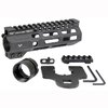 Midwest Industries Combat M-LOK handguard för AR-15 erbjuder en lätt och hållbar design med M-LOK fästen, Picatinny rail och snabbkoppling för slinga.