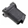 Strike Industries Angled Grip med kabelhantering erbjuder stabilitet, naturlig handposition och en innovativ lösning för att hålla kablar prydligt organiserade.