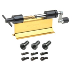 Förster Original Case Trimmer Kit erbjuder precision för de flesta kalibrar med 6 piloter och 3 collets, perfekt för att anpassa din omladdning.