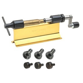 Classic Case Trimmer Kit erbjuder noggrann trimming av över 300 stora kalibrar, inklusive 3 piloter och 3 colletter för olika patroner.