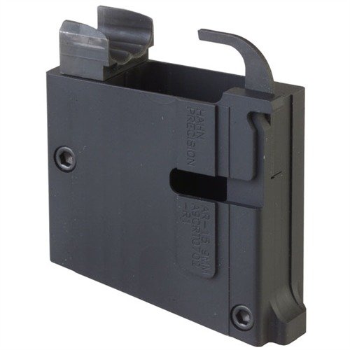 En enkel, maskinbearbetad aluminiumblock som konverterar AR-15 till 9mm, med pålitlig matning för olika ammunitions typer och ingen modifiering av mottagaren krävs.
