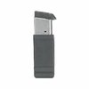 Blackhawk Single Mag Case ger snabb åtkomst till reservmagasin med säker retention, tillverkad av hållbar polymer och justerbar bältesklämma för olika storlekar.