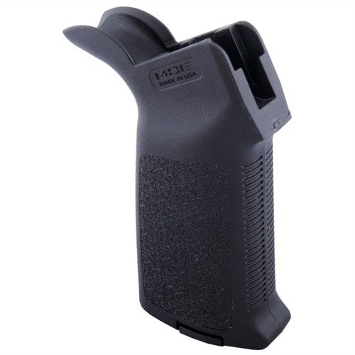 Magpul MOE grip erbjuder en hållbar och ergonomisk design för AR-15/M4, med en säker greppytan och komfortabel beavertail för bättre kontroll.
