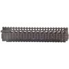 RIS II handguard i aluminium ger fri svävning av pipan, enkel montering av M203, och många monteringsalternativ för tillbehör på M4A1.
