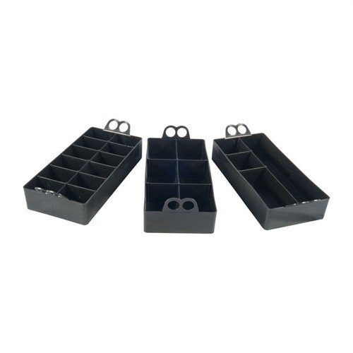 Håll ordning med MTM:s Ammo Can Organizer! 🛠️ Tre stapelbara brickor i polymer för .50-kaliber ammolådor. Perfekt för alla dina verktyg!