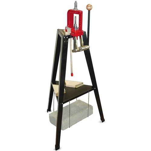Optimera din återladdning med LEE Precision Reloading Stand! 💪 Stabil, anpassningsbar och perfekt för begränsat utrymme. Beställ nu!