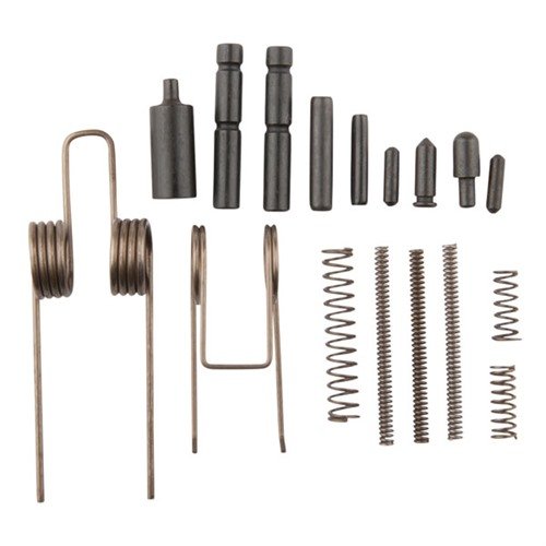 CMMG:s AR-15/M16 LOWER SPRING KIT innehåller 17 viktiga delar för din AR-lower, perfekt för byggen och som reservdelar för förlorade eller trasiga komponenter.