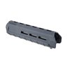 Magpul MOE M-LOK handskydd för AR-15/M16, tillverkade av stark och lätt polymer, med M-LOK fästen för att enkelt fästa tillbehör som lampor och grepp.