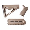 Uppgradera din AR-15 med MAGPULs MOE FURNITURE SET, som inkluderar MOE Mil-Spec stock, MOE carbine forend och MOE grip i Flat Dark Earth.
