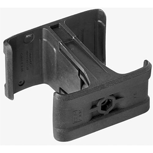 AK MagLink kopplar ihop PMAG 30 AK/AKM magasin för snabbare omladdningar och ger enkel tillgång till extra ammunition under användning.