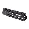 Bravo Companys BCM KMR Alpha Handguard erbjuder en lätt och robust konstruktion med KeyMod™-luckor för enkel montering av tillbehör och bättre precision.