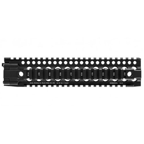 DDM4 Rail 10" erbjuder ergonomisk design för bättre kontroll, lättviktig konstruktion av 6061-T6 aluminium och integrerade slingfästen för smidig användning.
