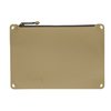 Magpul DAKA Pouch erbjuder hållbar organisation med YKK AquaGuard® dragkedja, svetsade sömmar och anti-slip textur, perfekt för verktyg och elektronik.