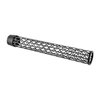 EDGE HANDGUARD i vävd kolfiber är lätt och enkel att installera, finns i flera längder och har möjlighet att fästa tillbehör med Picatinny Rail Segment.