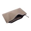 Magpul DAKA Pouch är perfekt för att organisera verktyg och tillbehör, med vattentålig YKK zipper och slitstark konstruktion för utomhusbruk.