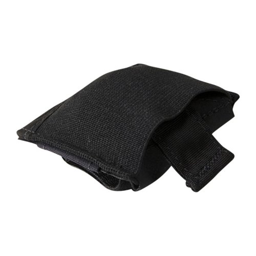 Blue Force Gear Ten-Speed Dump Pouch rymmer 10 AR-15 magasin, vikbar till en kompakt storlek och är lätt att fästa på bältet för enkel åtkomst.