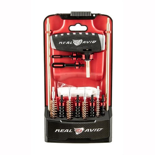 Real Avid Gun Boss Pro Handgun Cleaning Kit erbjuder allt du behöver för att rengöra handeldvapen från .22 LR till .45 ACP, inklusive en 12,5-tums rengöringsstav och 25 rengöringslappar.