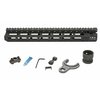BCM MCMR M-LOK handguard erbjuder ett lätt och hållbart design med fullständig Picatinny och M-LOK fästen för enkel montering av tillbehör.