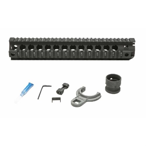 BCM QRF handguard erbjuder en säker fri flytande plattform med fyra Picatinny-rälsar, vilket bevarar din vapens noggrannhet och möjliggör enkel montering av tillbehör.