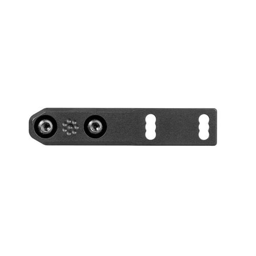 Arisaka Inline Scout Mount ger en säker och lågprofilmontering för Scout-lampor, med justerbar sidoförflyttning och tillverkad av stark 7075 aluminium.