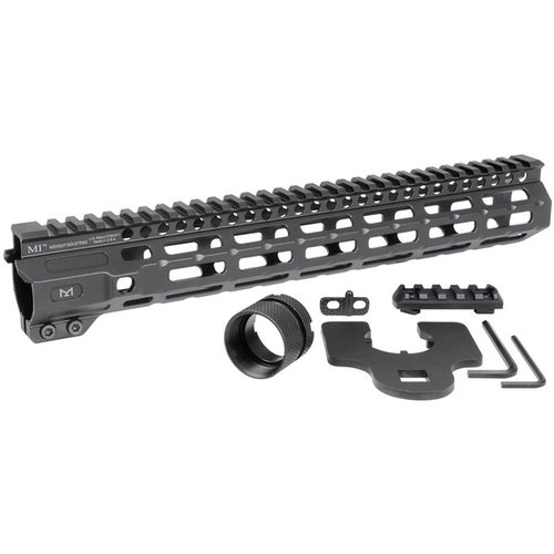 Midwest Industries Combat M-LOK handguard för AR-15 erbjuder en fri svävande design med 7 M-LOK fästen och en kontinuerlig Picatinny rail, perfekt för anpassning.