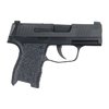 TALON Grips för Sig Sauer P365 ger full täckning av sidopanelerna, tumstöd, under avtryckarskyddet och på baksidan för ett bättre grepp.