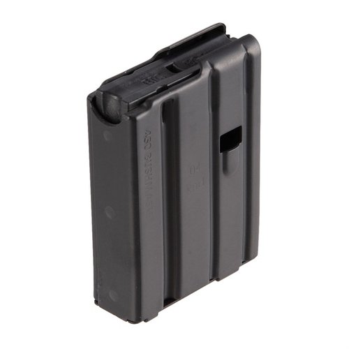 .450 Bushmaster magasin från D&H Industries för AR-15, tillverkat i stål med svart finish och kapacitet på 4 skott, perfekt för pålitlig prestanda.