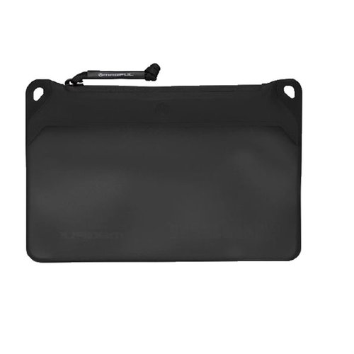 Magpul DAKA Pouch erbjuder hållbar organisering med RF svetsade sömmar, YKK AquaGuard® dragkedja och en genomskinlig fönsterdesign för enkel åtkomst.