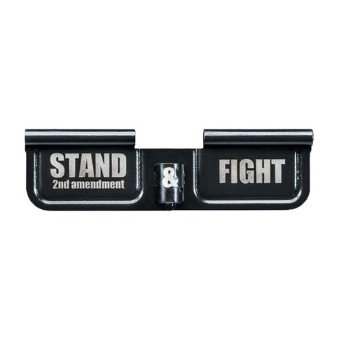 Phase 5 AR-15 Stand and Fight Ejection Port Cover skyddar mot smuts och skräp, med lasergraverad text som visar ditt stöd för andra tillägget.