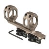 RECON Quick Detach Scope Mount erbjuder en robust och pålitlig lösning för att montera optik på AR-15 med en cantilever-design för korrekt ögonavstånd.