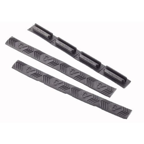 M-LOK Rail Covers ger extra grepp, är kemikalie- och värmeresistenta med en aggressiv textur, och kommer i en praktisk 3-pack för att täcka 4 M-LOK-slotar.