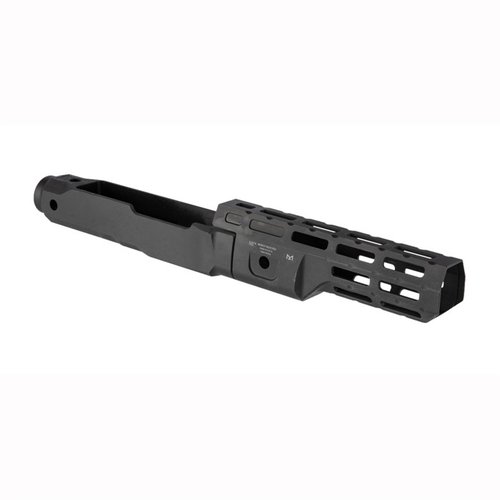 Midwest Industries RUGER 10/22® Chassis i 6061 Aluminium är lätt, slank och har M-LOK för enkel anpassning samt anti-rotation QD sling sockets.