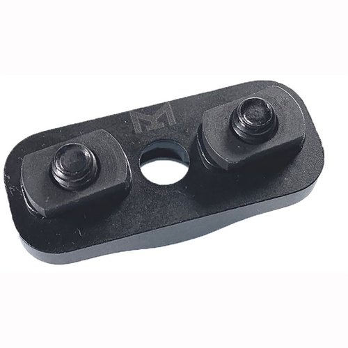 QD Sling Swivel Mount M-LOK är tillverkad av hållbart 4140-stål, har en låg profil och är M-LOK-kompatibel, perfekt för robust användning.